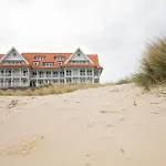 Bardot, Luxury Apartment With Swimming Pool And Sauna Near The Beach In Badhuis Cadzand