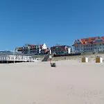 Bardot, Luxury Apartment With Swimming Pool And Sauna Near The Beach In Badhuis Cadzand