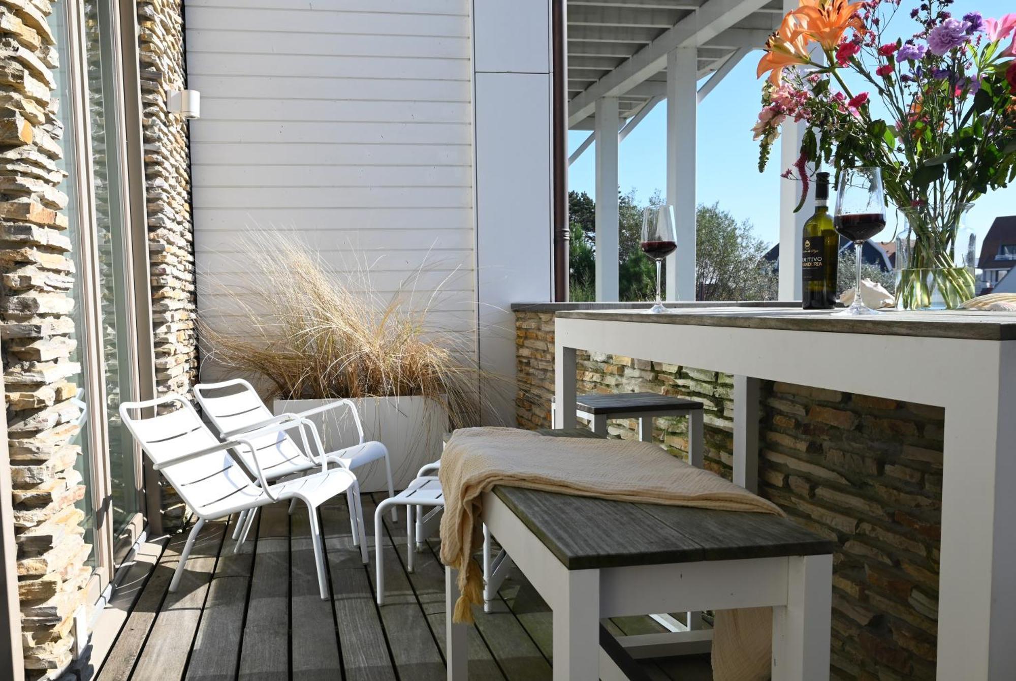 Bardot, Luxury With Swimming Pool And Sauna Near The In Badhuis Appartement